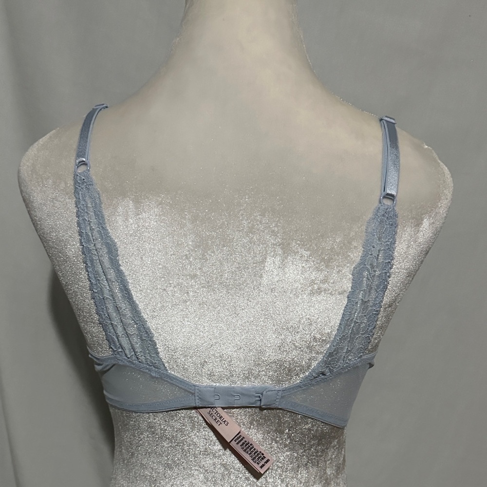 Victoria's Secret light blue padded wireless push-up bra size 36B - Picture 2 of 4